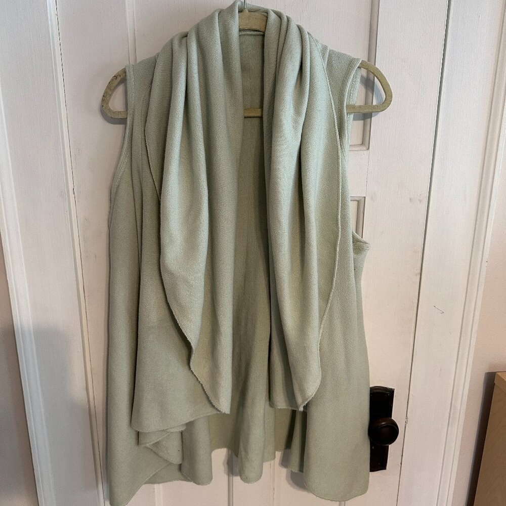 | BOUTIQUE | Light Green Sweater Vest